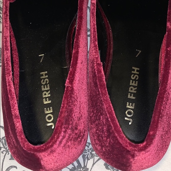 LAST CHANCE Joe Fresh Burgundy Velvet Flats with Jewel accents - Picture 4 of 7